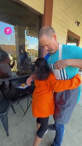 Heartwarming act of kindness at a café | Fabiosa Digest