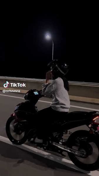 Exploring V8 Makeup Techniques