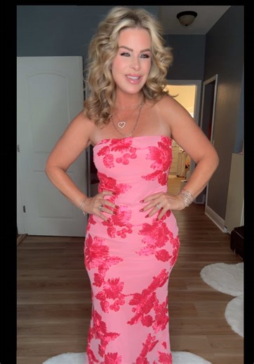 Stunning Strapless Dress for Spring