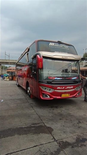 pesona bus di indonesia