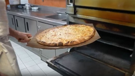 VIDÉO - "C'est important que ça se perpétue" : la galette au sucre, une histoire de famille - ICI