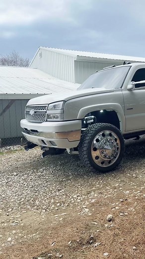 Big fuel = more fill ups #racetruck #dualfuelers #borgwarnerturbo #dpheatingandcooling #alcoas #duramaxlbz