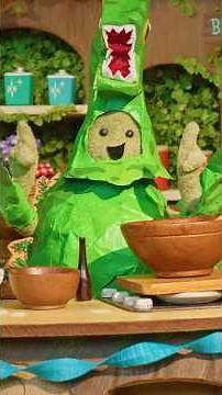 tiny chef makes a dino cake! #shorts