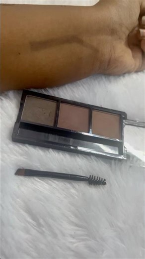 Eyebrow powder for natural eyebrows