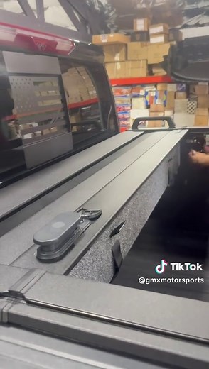 Enhance Your Truck with RetraxPro FRC-4000 Tonneau Cover