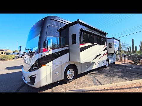 Clean 2022 PHAETON 36SH Maroon Coral FBP! Only 22,717 Miles! Trend Beige III Freightliner XCM