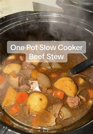 One Pot Slow Cooker Beef Stew Ingredients below 😋: - Beef (any cut) - Potatoes - Carrots - Onions or Shallots - Garlic - Stock - Gravy Granules - Garlic - Any seasonings / herbs you like! I hope you enjoy this one! #chefsheen #slowcooker #onepotmeals #crockpot #easyrecipe