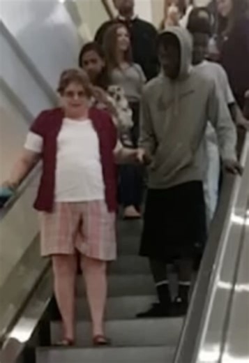 ¡El impactante acto de un adolescente hacia una mujer captado en cámara te dejará sin palabras! 👏 | El Respiro