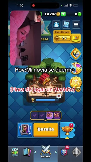 Ella duerme y yo la vigilo jugando clashito😎. #paratiiiiiiiiiiiiiiiiiiiiiiiiiiiiiii #clashroyale #mimida