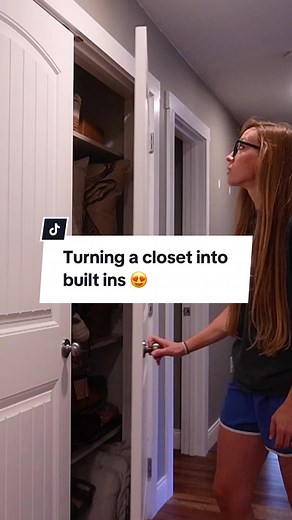 Let’s build better looking and better utilized closets 🙌 Our hallway closet was just…on my nerves. The double doors were difficult (and loud!) to open and the basic shelving inside just wasn’t what we needed. So, I took everything out and started fresh with custom built ins 😍 I can’t express how much I love having drawers here and the adjustable shelving helps me use this space much more efficiently. Now, I know some people will complain that I lost storage volume at the top of the closet for 
