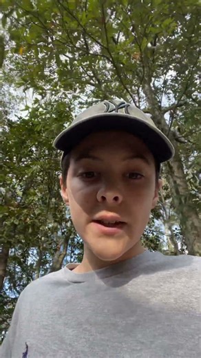 How long do goldfish live? ￼￼