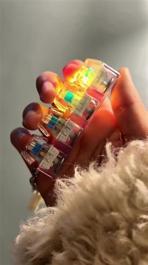 Glowing Keyboard Fidget Toy, 4-In-1 Decompression Button Keychain, Stress Relief Finger Clicker, Transparent Color/