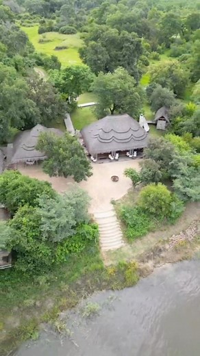 Discover Mpala Jena Camp – A Hidden Gem Along the Zambezi River Nestled within Zimbabwe’s Zambezi National Park, just 19 kilometers upstream from Victoria Falls, Mpala Jena Camp offers a magical blend of barefoot luxury and raw wilderness. The camp features five elegant suites designed with flowing canvas and natural stone, each offering stunning river views, private verandas, and both indoor and outdoor bathrooms. Designed by Tracy Kelly, the interiors capture the soothing colors of the river a