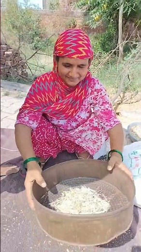 ढाई लाख का सूट ना सही ढाई हजार का तो ला ही सकता है सरसों बेच कर🤣🤣🤣🤣🤣