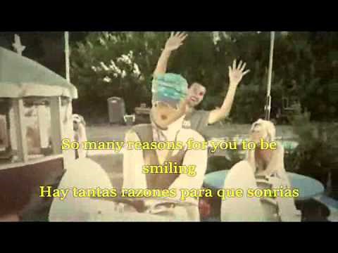 Brandon and Leah - Life Happens (Official Music Video) [Español+Lyrics]