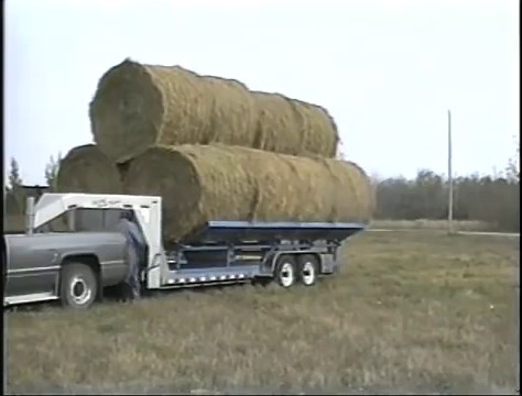 Tri Haul Self-Unloading Round Bale Mover