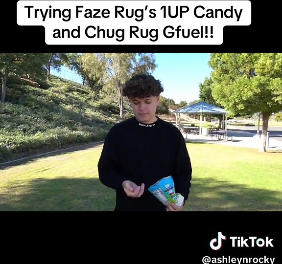 Trying Faze Rug’s 1UP Candy and Chug Rug Energy Drink