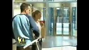 Caméra cachée dans magasin de lits d’eau