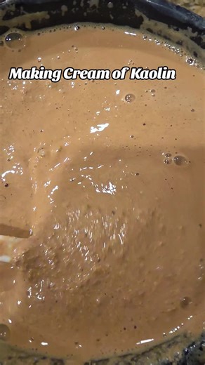 Crunching and Making Kaolin Paste, getting ready for some new treats. #Caolin #Barro ##Kaolin #Calaba #Ayilo , Tierra, Tierrita, Barrito, Eko, Ural, Nzu