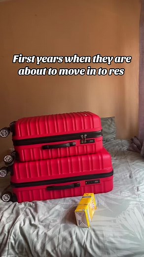 🤣😔 #firstyearuni #unistudent #funnytiktok #funnyvideos😂 #makethisgoviral #university #firstyears #foryiupage #foryoupage❤️❤️ #virlavideo #funnyvideosforyou #gautengticktok #moveinday #1styearstudent #movingout