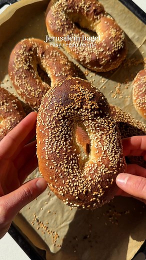 Make Your Own Jerusalem Bagels: Easy Homemade Recipe