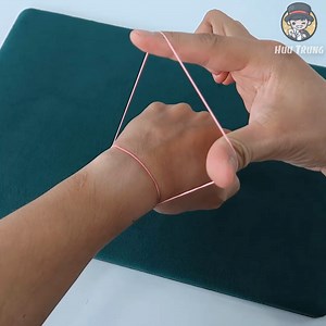 117K views · 2.3K reactions | Amazing Magic Tricks Anyone Can Do! Cre: Huu Trung ---------------- #magic #tutorial #easymagic #impossible #magical #closeupmagic #Huutrung | Huu Trung | Facebook