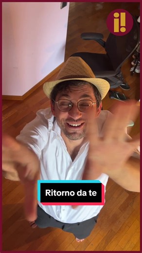 👨‍💻LIVELLO III 🇮🇹 DA-nnazione! 🙄 Che le preposizioni italiane siano difficili lo sanno tutti, ma questa parolina maledetta può risultare particolarmente complicata in quanto ha due significati completamente opposti. Ma non ti preoccupare, se ci pensi, è abbastanza semplice. Solitamente usiamo ‘A’ per indicare che stiamo andando verso un determinato luogo, ma quando si tratta di una persona (cioè tua mamma, un amico o persino un professionista) usiamo invece la preposizione ‘DA’ per indicare