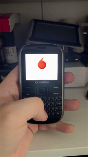 Alcatel Vodafone 354 Startup and shutdown