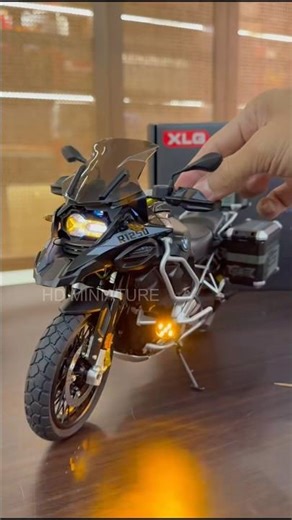 XLG 1:7 BMW R1250GS Adventure Working Model - Black