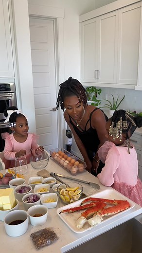 I let my babies make a stress-free mess while cooking a delicious seafood boil thanks to @Shark Home #SponsoredbyShark #SharkHydroVac #TinyBaker