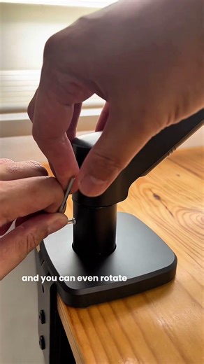 Small desk + dual monitor problem? Solved! #desksetup #minimalsetup #tech #techsetup