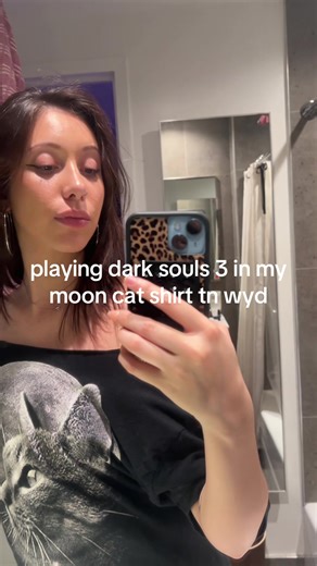 wow i actually rly suck at posting pls like this im trying to pay rent 😹😹#darksouls #fyp #girlsgaming