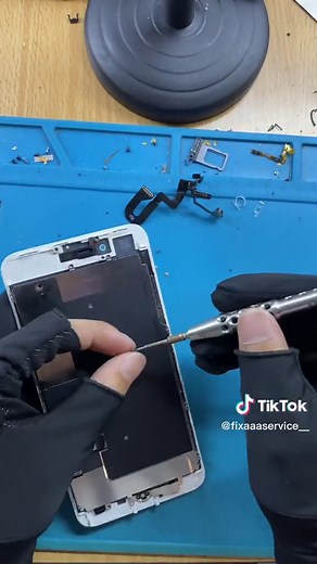 iPhone 8 Plus LCD Replacement Tutorial