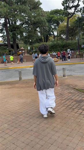 Rodrigo Navas on Instagram: "Cover en YT: @Vllion_Official #kpop #dancecover #humor #vlog #guatemala"