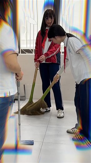 TRƯỜNG THCS CẦU GIẤY TỔNG VỆ SINH TRƯỜNG LỚP TRƯỚC KÌ NGHỈ TẾT NGUYÊN ĐÁN 2026 | Trường THCS Cầu Giấy - Khơi nguồn những tiềm năng