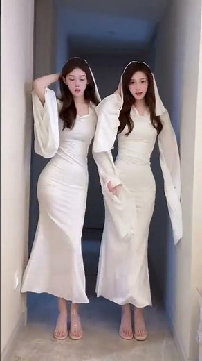 Spooky Synchronization: Ghost Girls Groove Together in the Hallway! #halloween #dance #cosplay