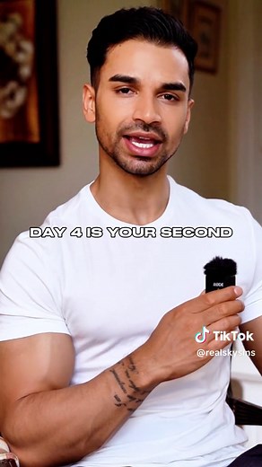 Save and try this 4 day workout plan for muscle gain 💪🏼 Upper Body 2 x chest 2 x back 1 x shoulders 1 x biceps 1 x triceps 3 x abs Lower Body 3 x quad 2 x hamstring 2 x calves 2 x abs Rest Upper 2 x chest 1 x back 2 x shoulders 1 x biceps 1 x triceps Lower 3 x hamstring 2 x quad 2 x calves 3 x abs Rest ⚡️Gain muscle, lose fat and transform your body in under 12 weeks with my completely personalized online training plan. All you need to do is follow the customized plan I create for you exactly 