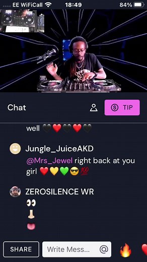 DiggadonDJ tearing it up live www.weekendrush.fm follow the link to our live mixcloud 24/7 stream