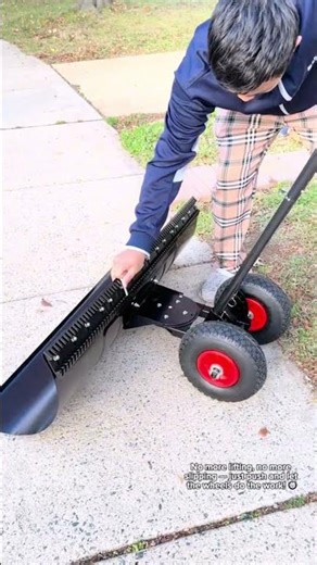 Your Driveway’s New Winter Hero! This Garvee Snow Shovel is about to be your new best friend.