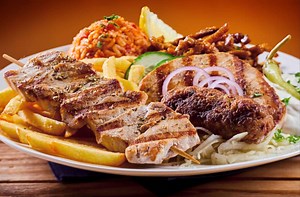 Suzuki/Souzouki/Soutzoukakia (Essen) – Griechisches Fleischgericht