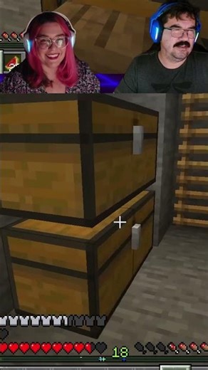 Big Chests, Many Hands. #minecraft