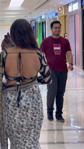 Publicreaction😟👀 #publicreaction #girlsreaction😎🔥🥵 #foryoupage❤️❤️ #growmyaccount✅
