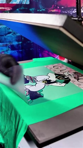 DIY Gucci Shirt Crafting Guide for Home