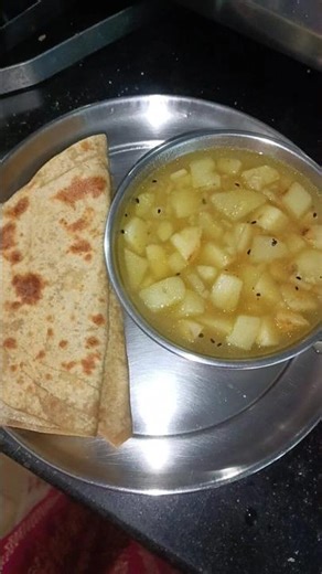 1 Minute Trick to Make Triangle Paratha 👌 #ParathaLove #ytshorts #shorts