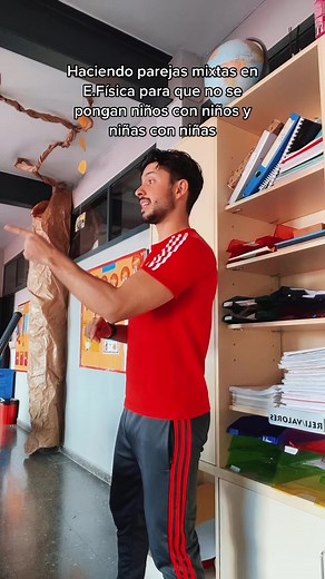 Toca hacer parejas en educación física