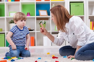 9 conseils pour apprendre à gérer les émotions de votre enfant, selon une psy - Psychologies.com