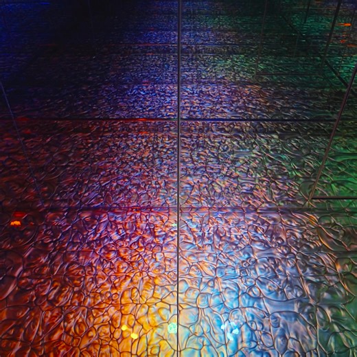 存在の宇宙、認識の宇宙「チームラボ バイオヴォルテックス 京都」、10月7日(火)オープン。 Universe of Existence, Universe of Perception: teamLab Biovortex Kyoto Opening on October 7, 2025. ・ “teamLab Biovortex Kyoto” https://www.teamlab.art/e/kyoto/ The museum will feature more than 50 artworks, including Massless Amorphous Sculpture, an artwork that has never been exhibited in Japan, based on Environmental Phenomena, a concept that the environment which produces the various phenomena causes the artworks to exist. Other artworks include 