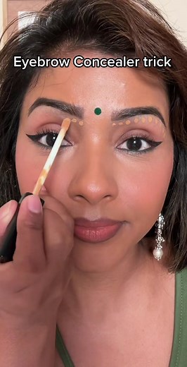 Eyebrow Concealer Trick for polished look😍 Instagram- Diptisenthil #eyebrowhacks #browstutorial #browsonfleek #easymakeup #makeuptips #browngirl #brownskinmakeup #makeuphacks #concealerhack