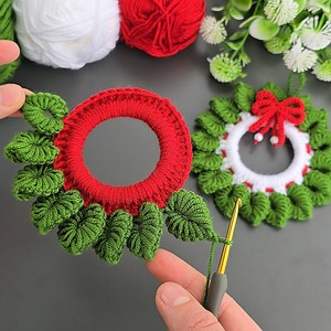 116K views · 2.1K reactions | Crochet Christmas 殺 MISSING OUT on the Easiest Crochet Christmas Wreath Tutorial EVER! | Crochet knitting love | Facebook