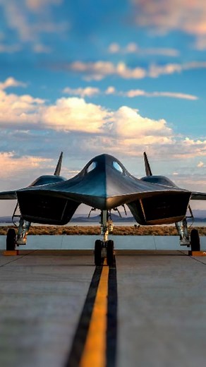SKY FIGHTERS CLUB on Instagram: "Darkstar is Here 🤩🔥 The Lockheed Martin Darkstar in @avairshow at @edwardsairforcebase. . . . . . 🎥 Video by @airshownetwork . . . . . #Darkstar #Topgun #fly #Topgunmaverick #Aviation #Sky_Fighters_Club #aerospace"